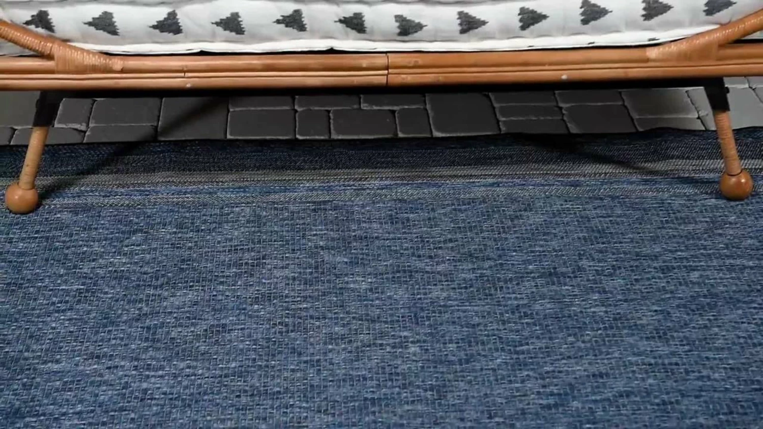 Budget β Unique Loom Blue Soft Border Outdoor 2' 0 X 6' 0 Runner Rug π - Image 2