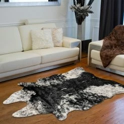 Flash Sale 𧨠LUXE FAUX FUR 5.25'x7.5' Faux Hide Rug, Edingburg S&p Black&white β¨